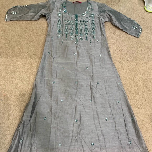 Brand new long kurti - Picture 2 of 3